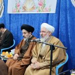به مناسبت ۲۷ آذر ماه روز وحدت حوزه و دانشگاه نشستی با حضور نخبگان اساتید حوزه و دانشگاه با موضوع تحولات منطقه به همت مرکز اسلامی استان آذربایجان غربی برگزار شد