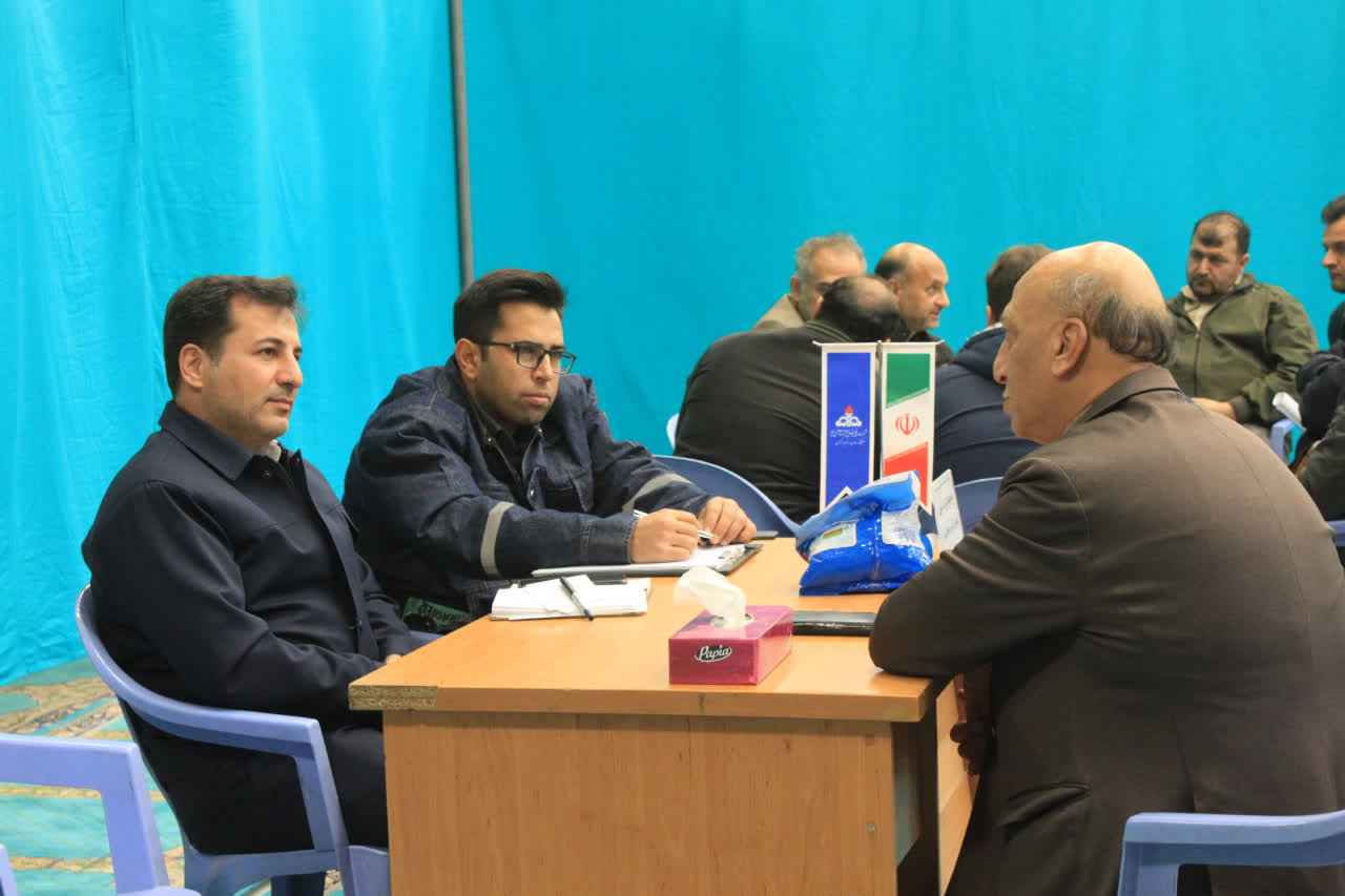 در راستای تحقق مسئولیت اجتماعی:میز خدمت شرکت ملی پخش فرآورده های نفتی منطقه ارومیه در مصلی امام خمینی(ره) برپا شد.