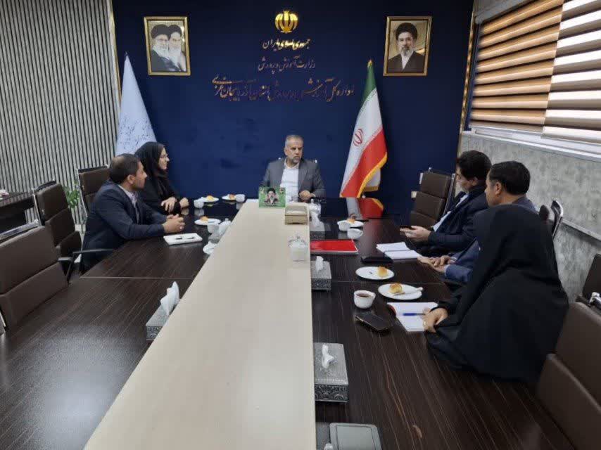 بررسی راهکارهای تسهیل جذب دانشجومعلمان در آذربایجانغربی